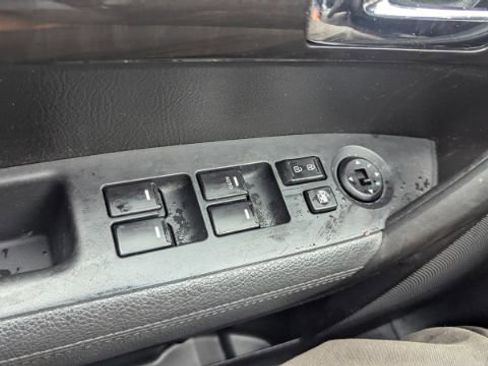 Used 2012 Kia Sorento LX w/ Convenience Pkg FWD image 35