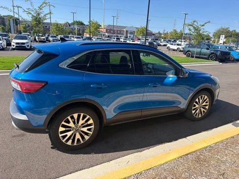 Used 2020 Ford Escape Titanium AWD/4WD image 9