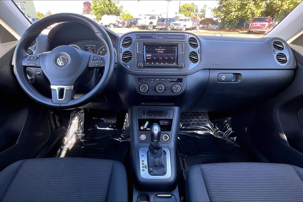 Used 2018 Volkswagen Tiguan Limited AWD/4WD image 16