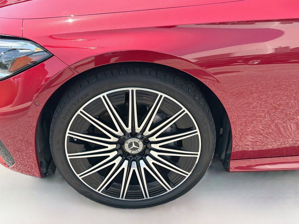 Used 2024 Mercedes-Benz CLE 300 4MATIC Coupe image 33