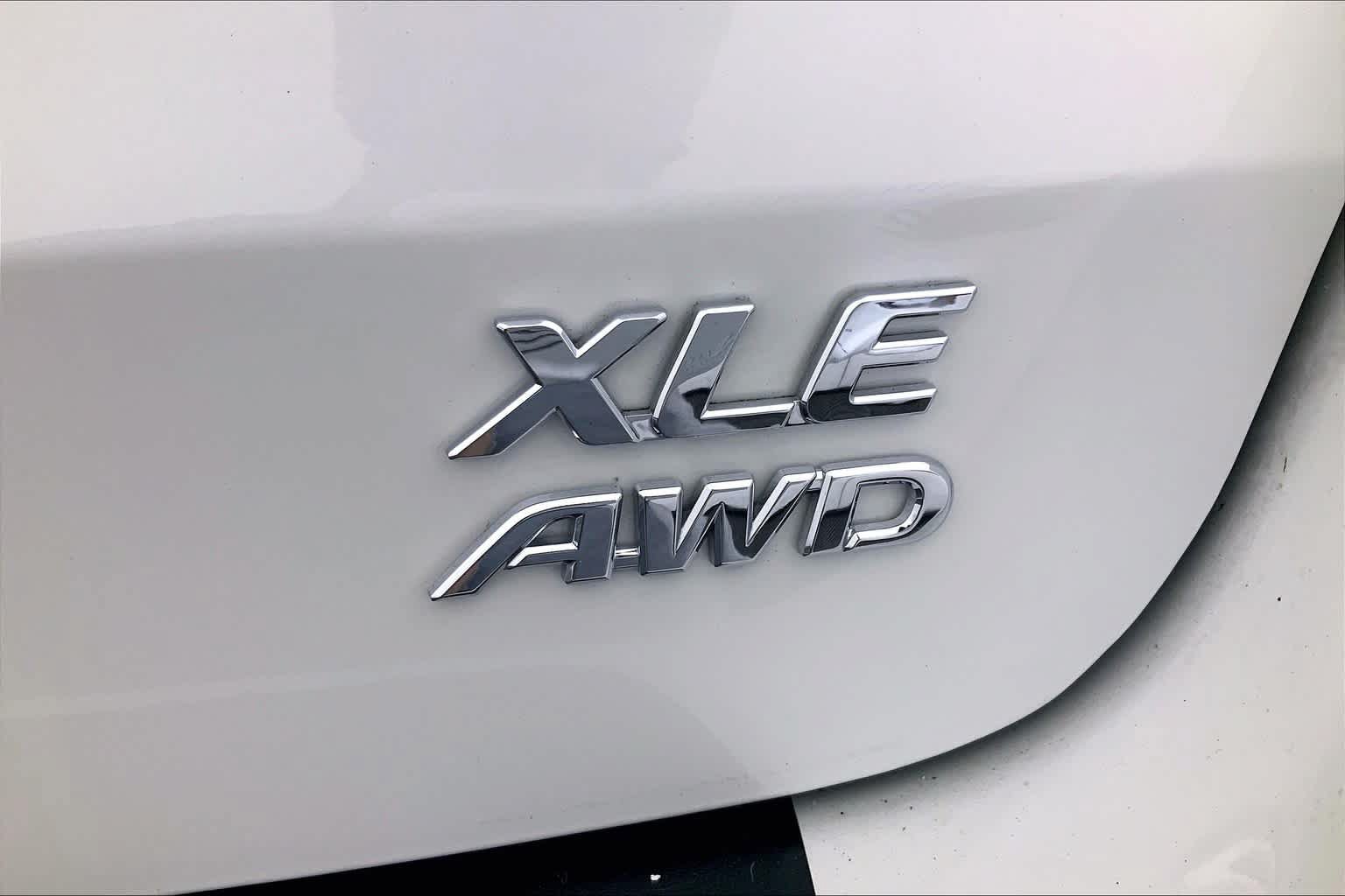 Used 2018 Toyota Sienna XLE Premium w/ Outdoor Package AWD/4WD image 10