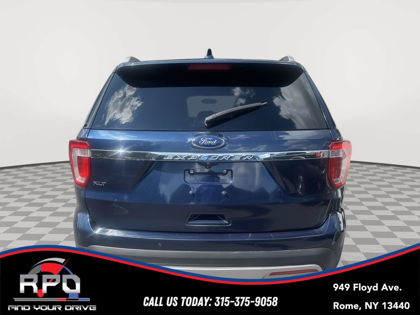 Used 2017 Ford Explorer XLT FWD image 4
