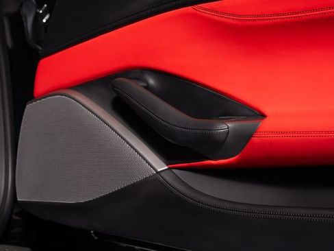 Used 2019 Ferrari Portofino RWD image 64