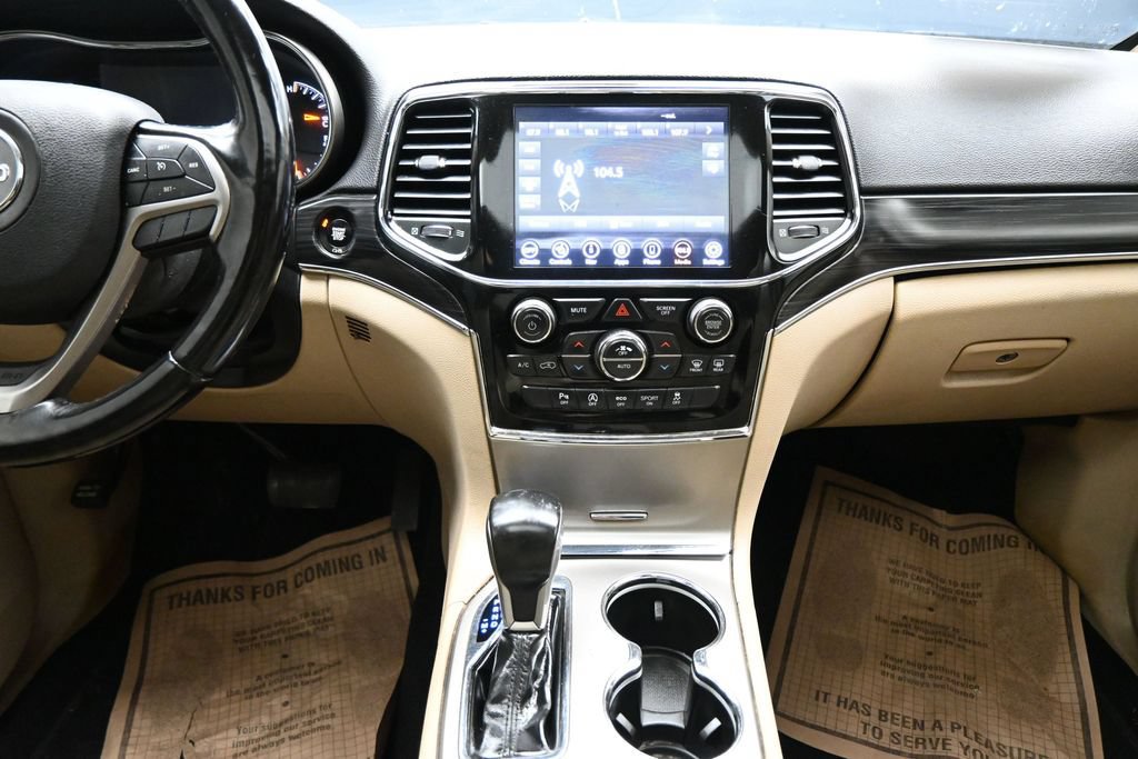 Used 2021 Jeep Grand Cherokee Limited AWD/4WD image 17