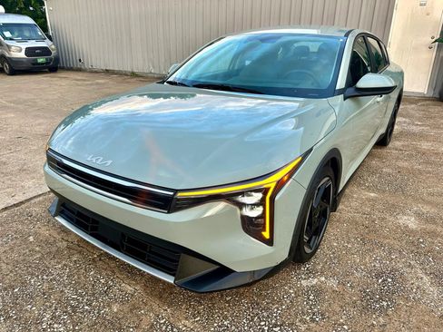 Used 2025 Kia K4 EX FWD image 4