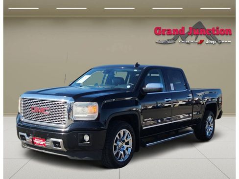 Used 2015 GMC Sierra 1500 Denali w/ Driver Alert Package AWD/4WD image 2