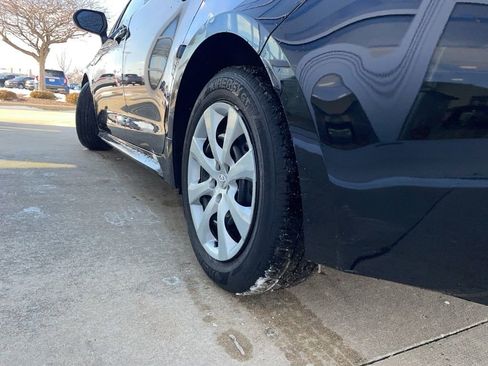 Used 2023 Toyota Corolla LE w/ Carpet Mat Package (TMS) image 17