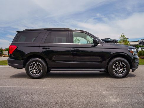Used 2024 Ford Expedition XLT AWD/4WD image 8