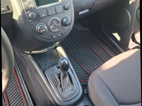Used 2013 Kia Soul EV image 12