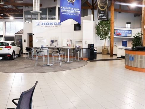 Used 2020 Ford Fusion SE image 10