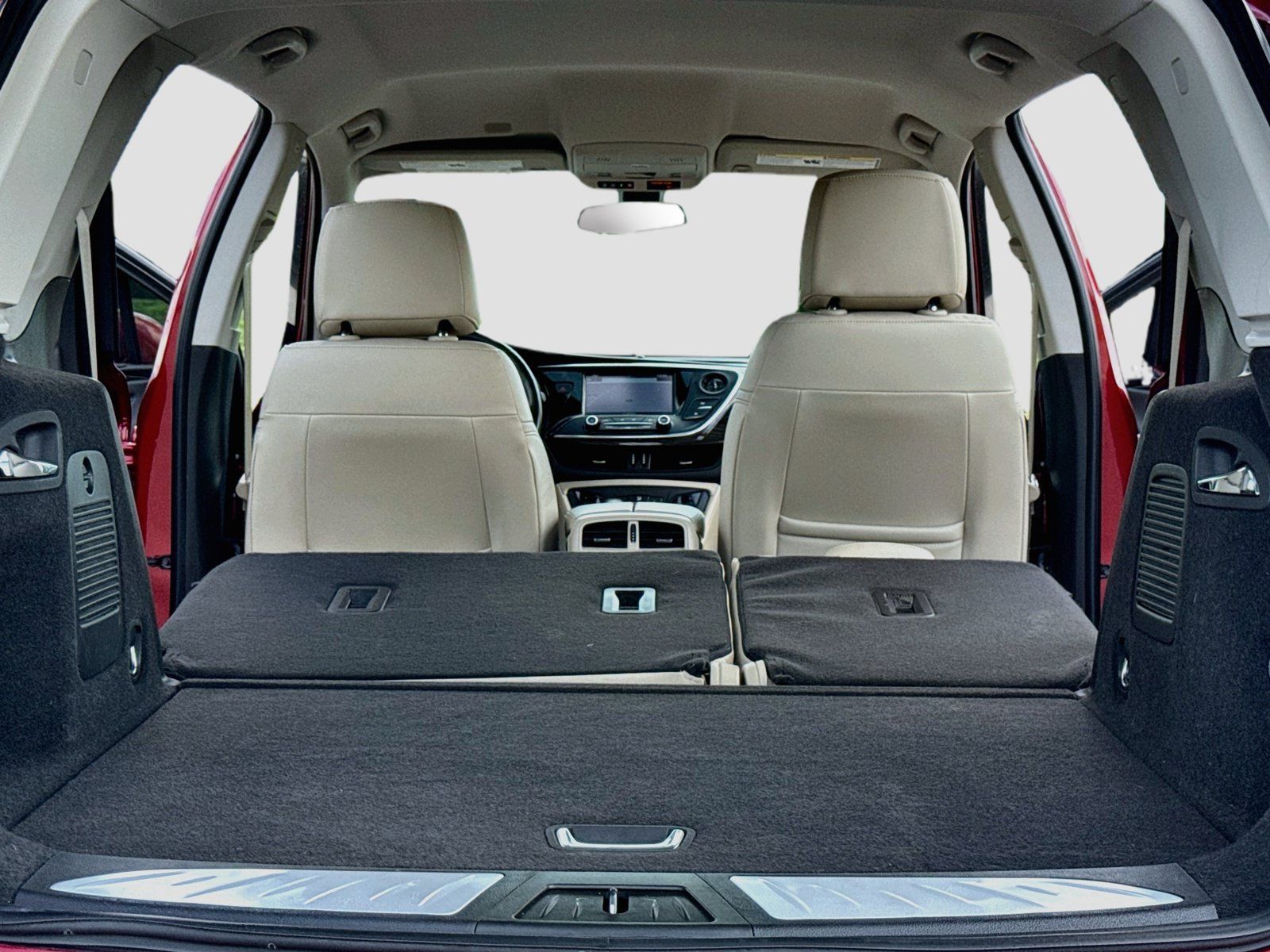 Used 2019 Buick Envision Essence w/ LPO, Cargo Package FWD image 23