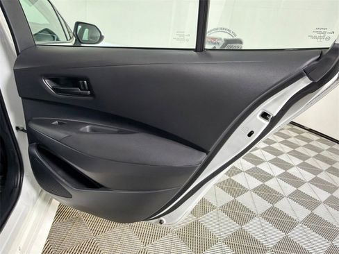 Used 2022 Toyota Corolla LE image 16