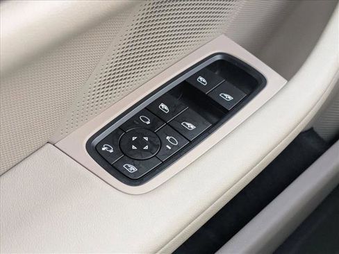 Used 2023 Porsche Taycan image 20