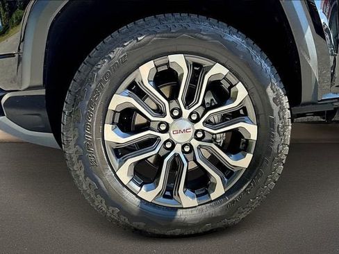 New 2026 GMC Canyon Denali image 12