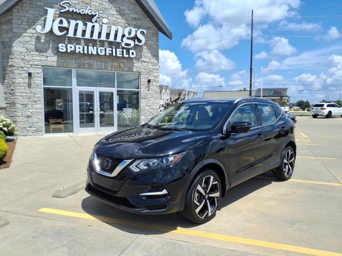 Used 2022 Nissan Rogue Sport SL AWD/4WD image 2