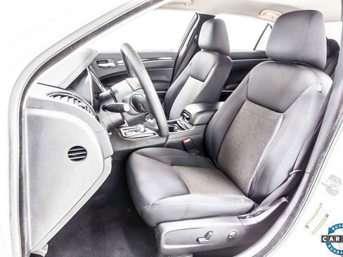 Used 2023 Chrysler 300 Touring w/ Sport Appearance Package image 20