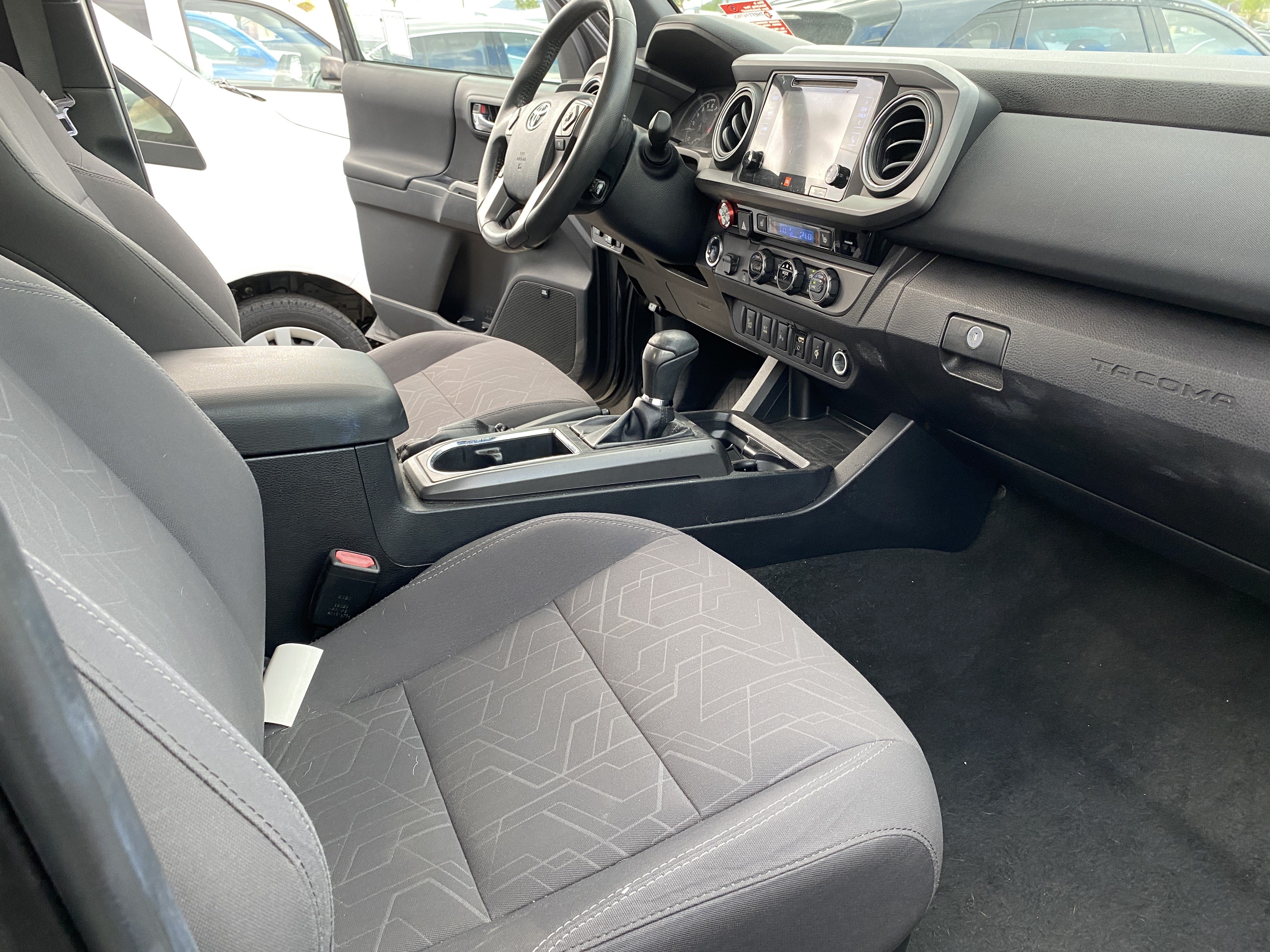 Used 2017 Toyota Tacoma TRD Sport RWD image 19