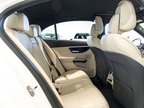 Used 2025 Mercedes-Benz C 300 Sedan image 25