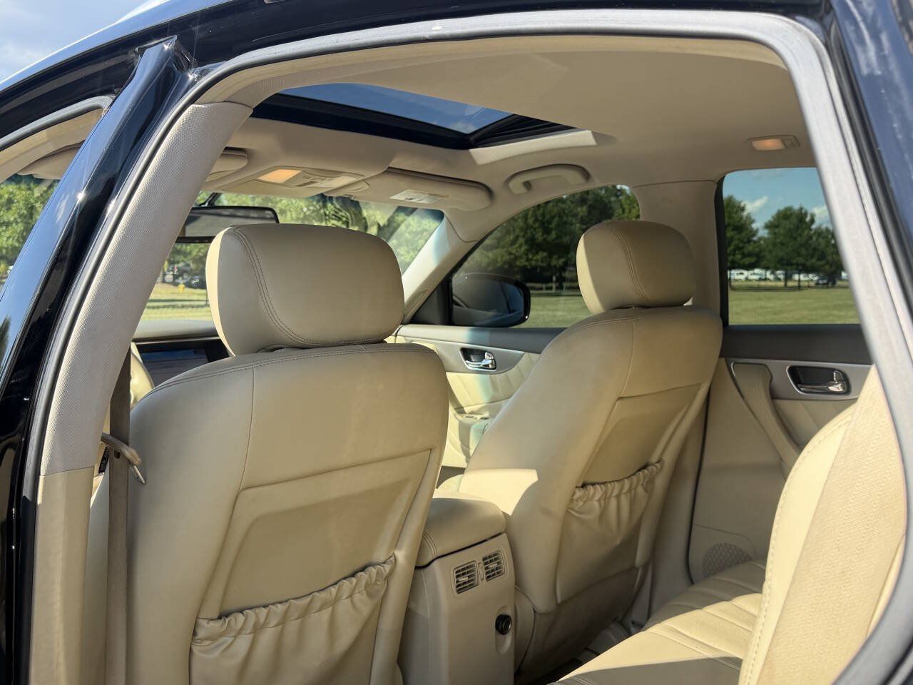 Used 2014 INFINITI QX70 2WD w/ Premium Package image 14