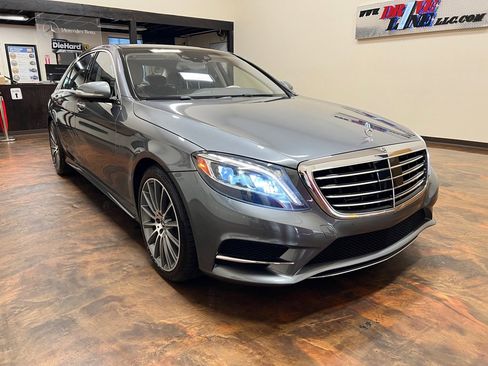 Used 2017 Mercedes-Benz S 550 Sedan image 3