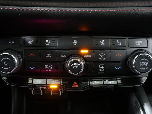 Used 2022 Dodge Durango R/T w/ Blacktop Package image 19