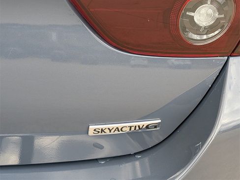 Used 2022 MAZDA MAZDA3 s image 8