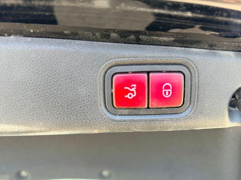 Used 2019 Mercedes-Benz E 300 4MATIC w/ Premium 1 Package image 16