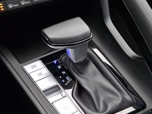 Used 2023 Hyundai Elantra Limited image 15