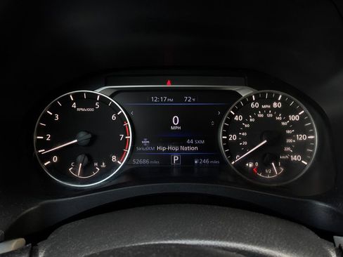 Used 2025 Nissan Altima 2.5 SV FWD image 36