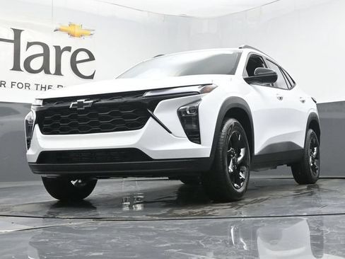 New 2026 Chevrolet Trax LT w/ Driver Confidence Package FWD image 4