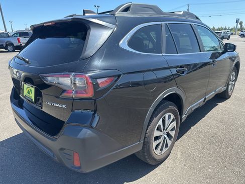 Used 2020 Subaru Outback Premium image 6