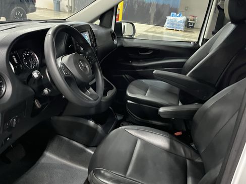 Used 2023 Mercedes-Benz Metris Passenger image 10