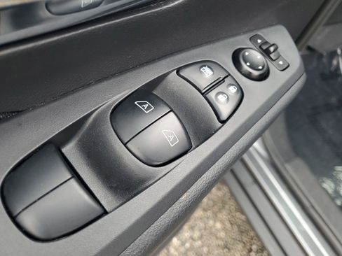 Certified 2021 Nissan Kicks SV image 15