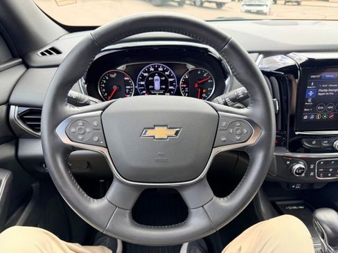 Used 2022 Chevrolet Traverse Premier AWD/4WD image 22