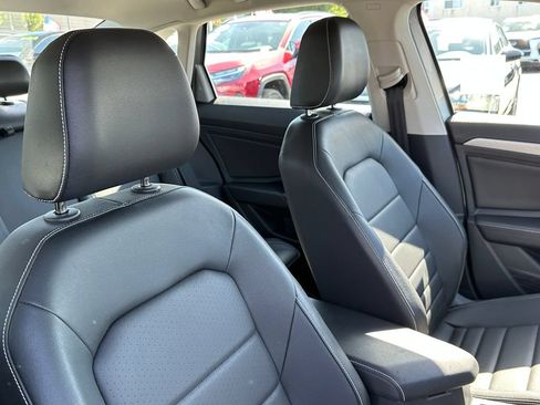 Used 2024 Volkswagen Jetta SE FWD image 15