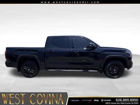 Used 2025 Toyota Tundra Limited AWD/4WD image 12
