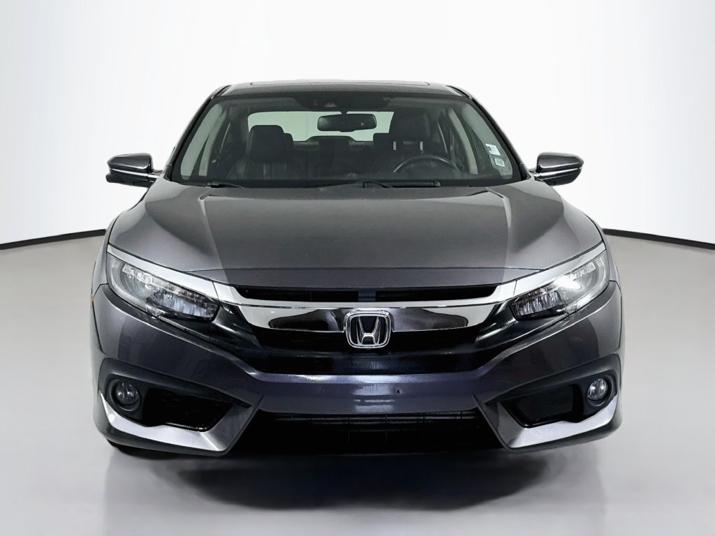 Used 2018 Honda Civic Touring image 3
