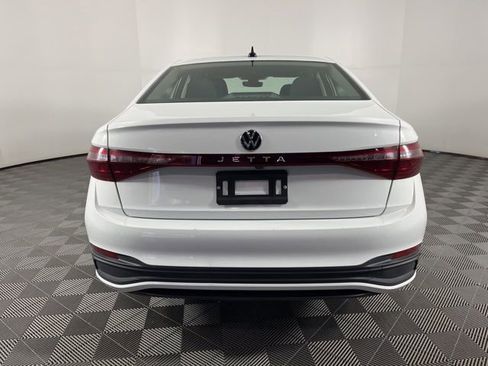 Used 2025 Volkswagen Jetta S image 9