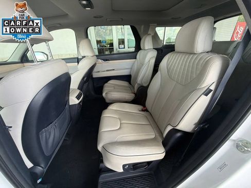 Used 2024 Hyundai Palisade Limited FWD image 11
