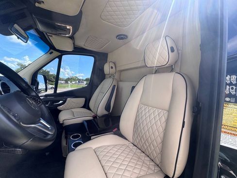 Used 2023 Mercedes-Benz Sprinter 3500 image 31