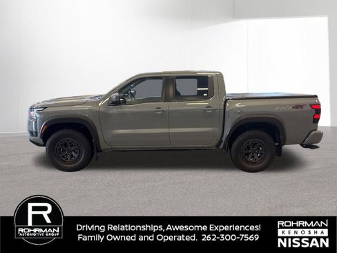 Used 2025 Nissan Frontier PRO-4X AWD/4WD image 2