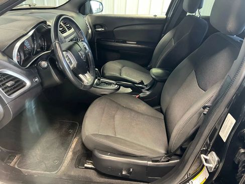 Used 2014 Dodge Avenger SXT w/ Blacktop Package FWD image 7