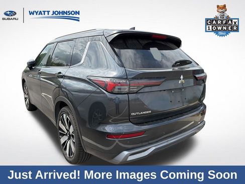 Used 2025 Mitsubishi Outlander SEL image 3