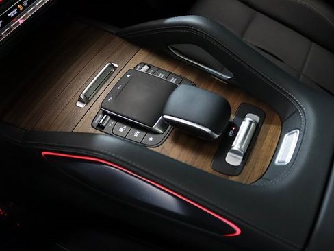 Used 2024 Mercedes-Benz GLS 580 4MATIC image 29