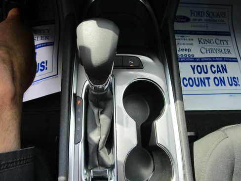 Used 2024 Chevrolet Malibu LT image 25