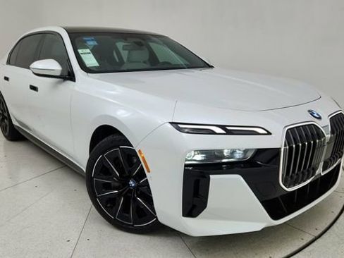 Used 2025 BMW 740i xDrive 740i xDrive image 1