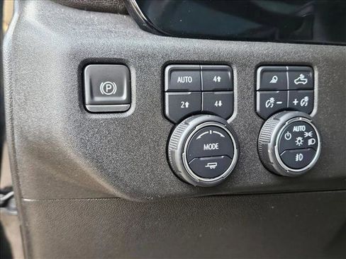 Used 2024 Chevrolet Silverado 2500 ZR2 image 12