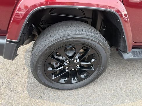Used 2022 Jeep Wrangler Unlimited Sahara w/ Cold Weather Group AWD/4WD image 33