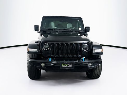 Used 2023 Jeep Wrangler Unlimited Sahara image 2