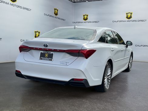 Used 2021 Toyota Avalon Limited w/ Advanced Safety Package FWD image 5